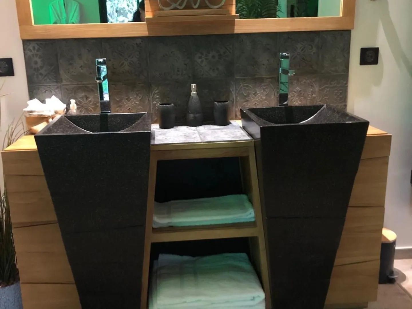 Villa L'Apotheose, Gite Bien-Etre Avec Jacuzzi, Sauna, Hammam Lieuron France